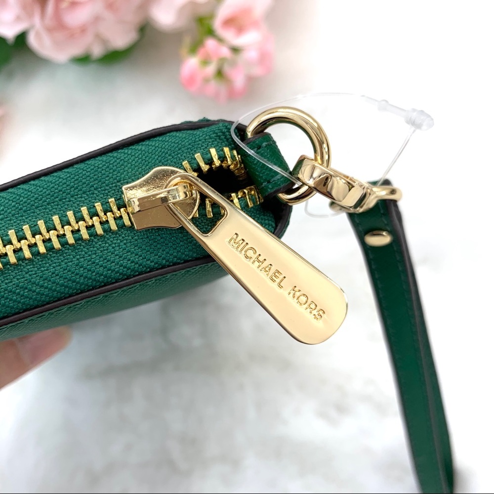 Michael Kors Jet Set Travel Wristlet - Picture 5 of 7